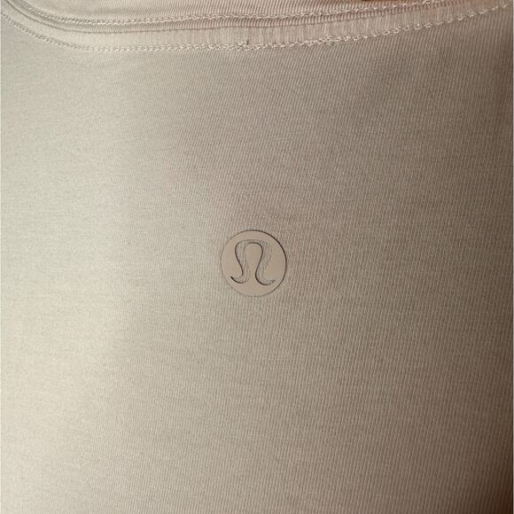 Lululemon Pale Pink Short Sleeve Round Neck Curved Hem Tee Shirt 6 - Picture 6 of 8
